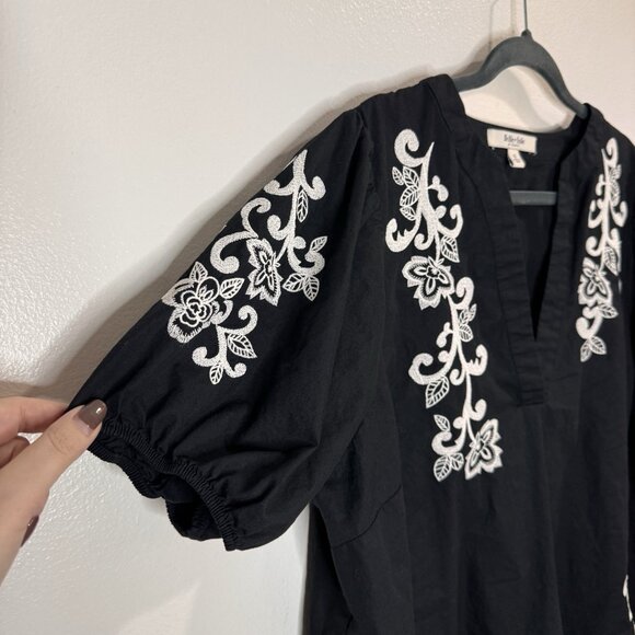 Torrid Belle Isle T-shirt Blouse 0X  XL Puff Sleeve Embroidered Black White Boho - Picture 6 of 12